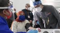 6.000-Penyandang-Disabilitas-di-Jabar-Sudah-Divaksin-COVID-19-Pendampingan-pun-dilakukan-696x462