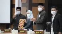 Anggaran-APBD-Perubahan-Gubernur-Ridwan-Kamil-Pastikan-Pendidikan-Kesehatan-Prioritas-696x462