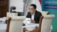 Petani-Milenial-Gubernur-Ridwan-Kamil-Luncurkan-Petani-Milenial-Lebah-Madu-696x462