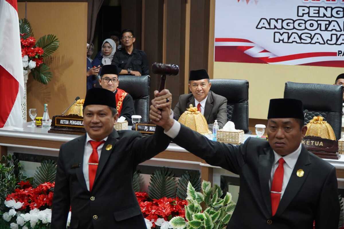 25 Anggota DPRD Parepare Resmi Dilantik, Kaharuddin dan Suyuti Jabat Ketua dan Wakil Ketua Sementara 1
