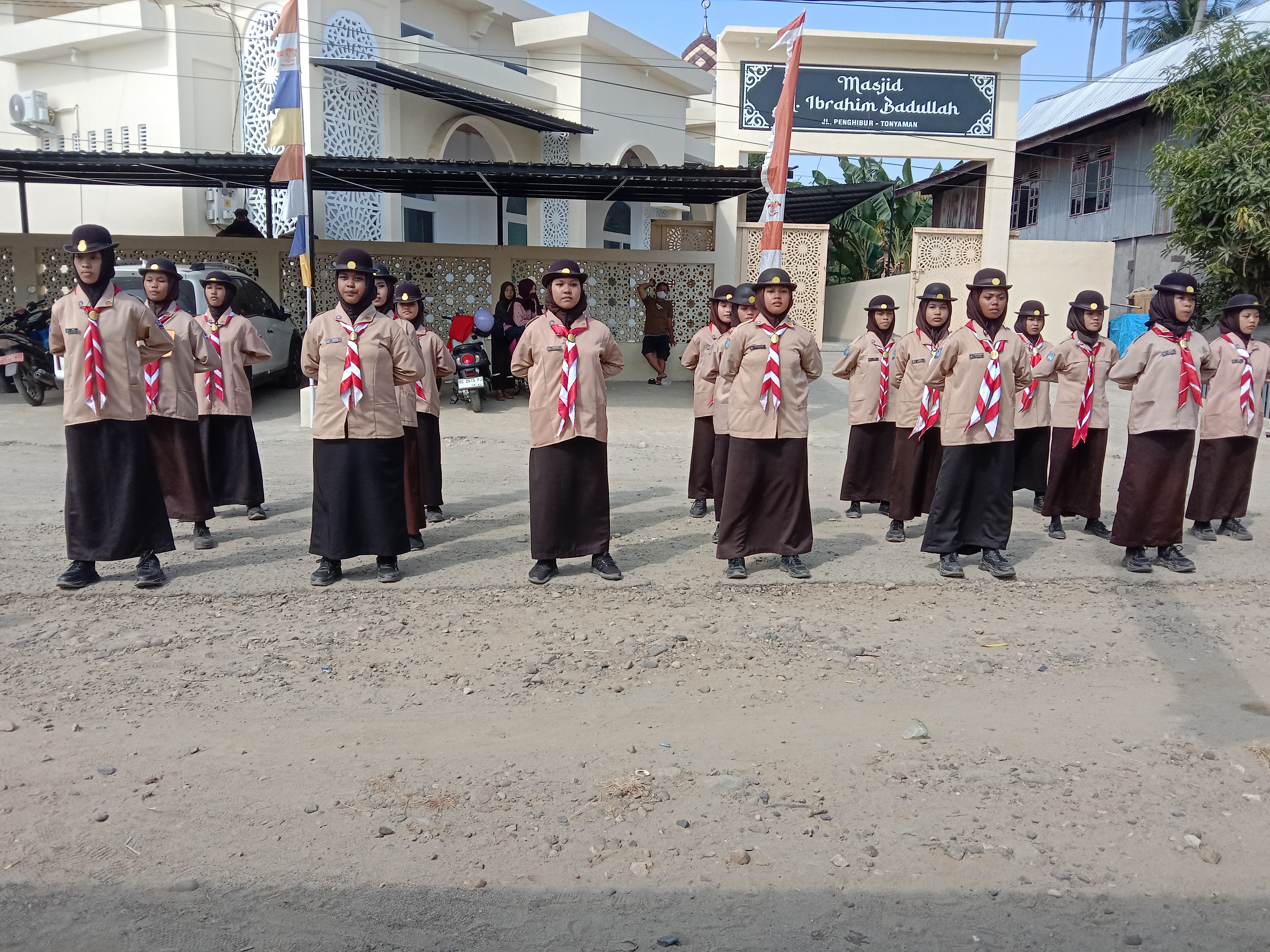 Gerak Jalan Pramuka Tingkat SD, SMP, dan SMA Sederajat di Binuang Meriahkan HUT RI ke-81 1